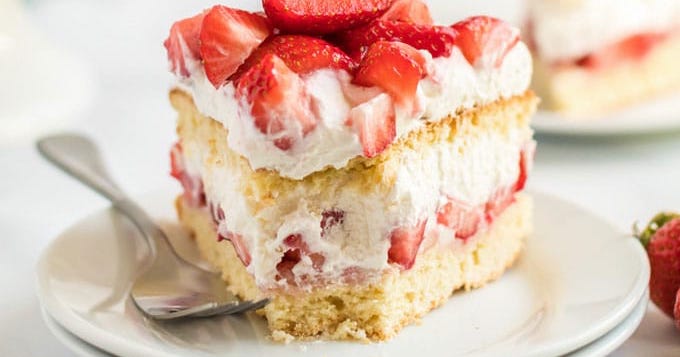 Strawberry Shortcake - Amanda's Cookin' - Cake & Cupcakes