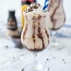 glass of frozen mudslide with straws