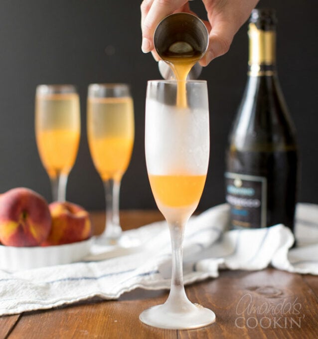 Bellini - How to Make a Peach Bellini - Amanda's Cookin'