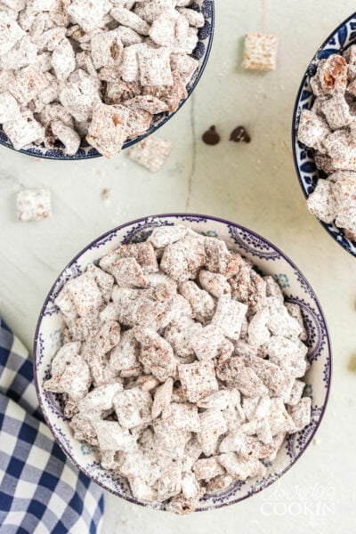 Muddy Buddies Recipe - Amanda's Cookin'