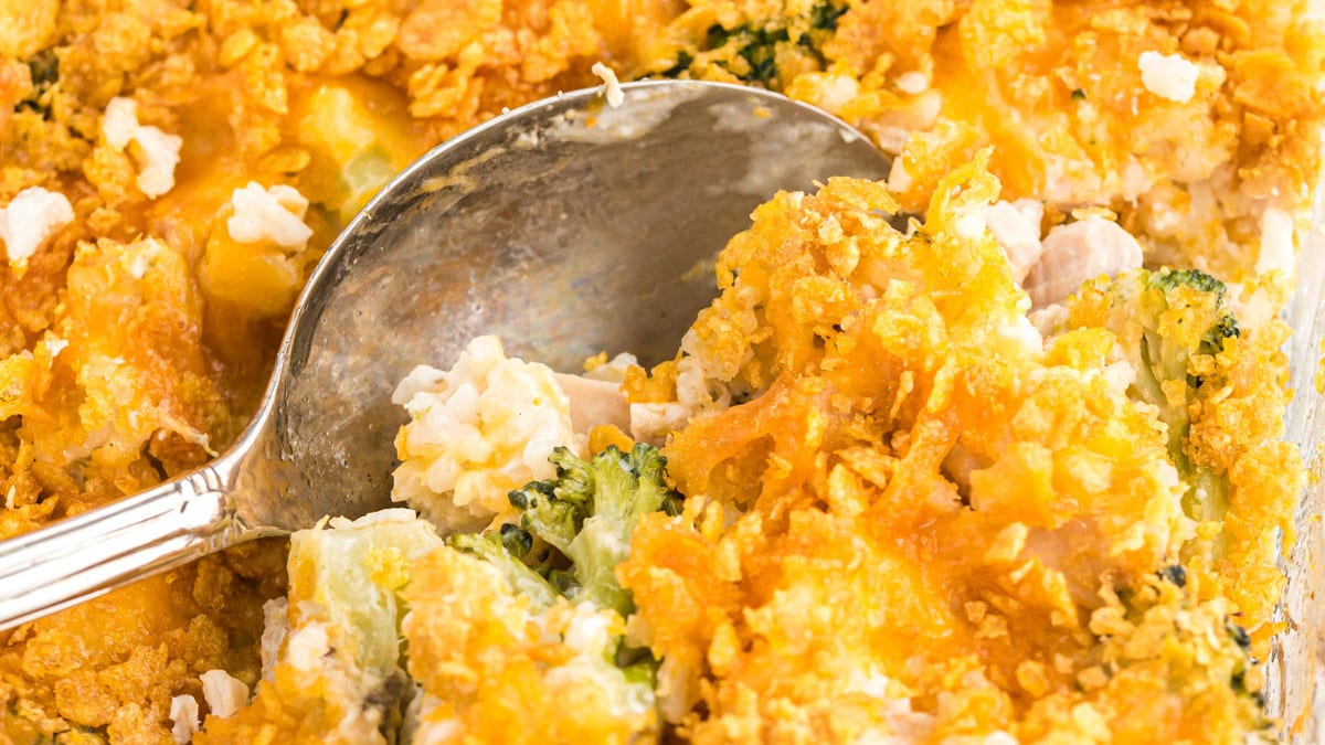 Chicken Broccoli Rice Casserole Amanda's Cookin' Casseroles