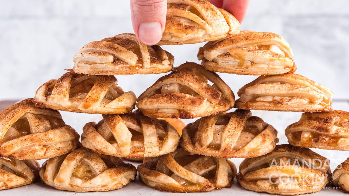 pile of apple pie cookies