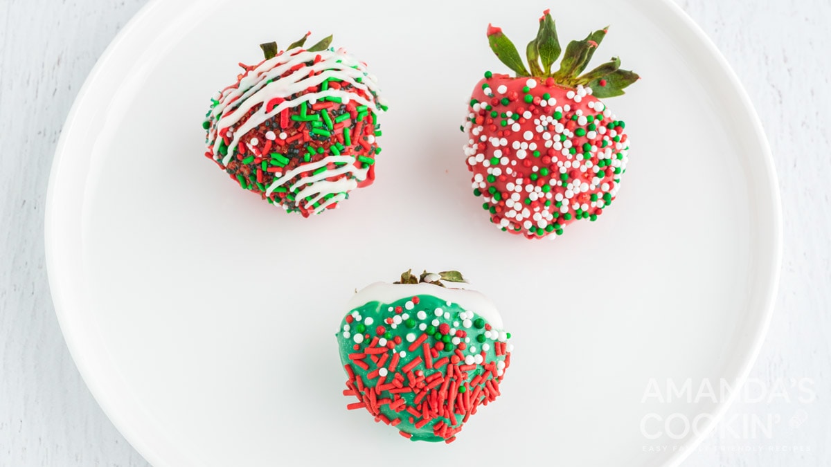 Chocolate Dipped Strawberries Recipe (Pops!) - A Spicy Perspective