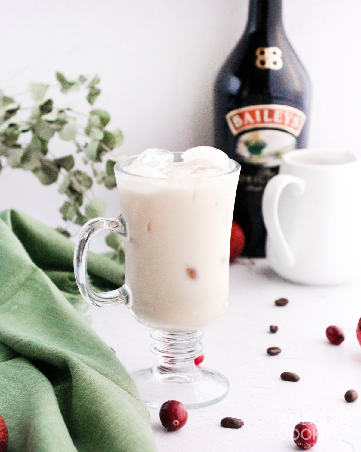 Bailey's White Russian - Amanda's Cookin' - Cocktails
