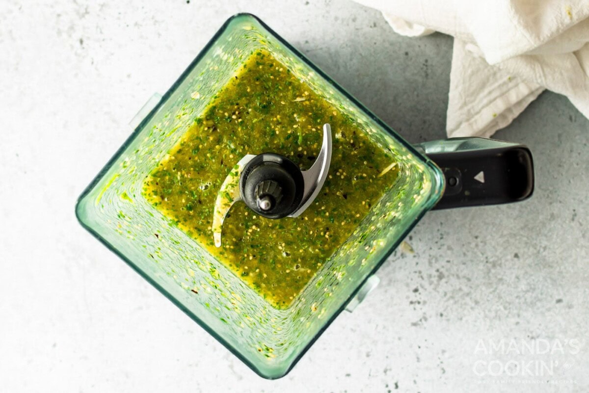 ingredients for green salsa blended together