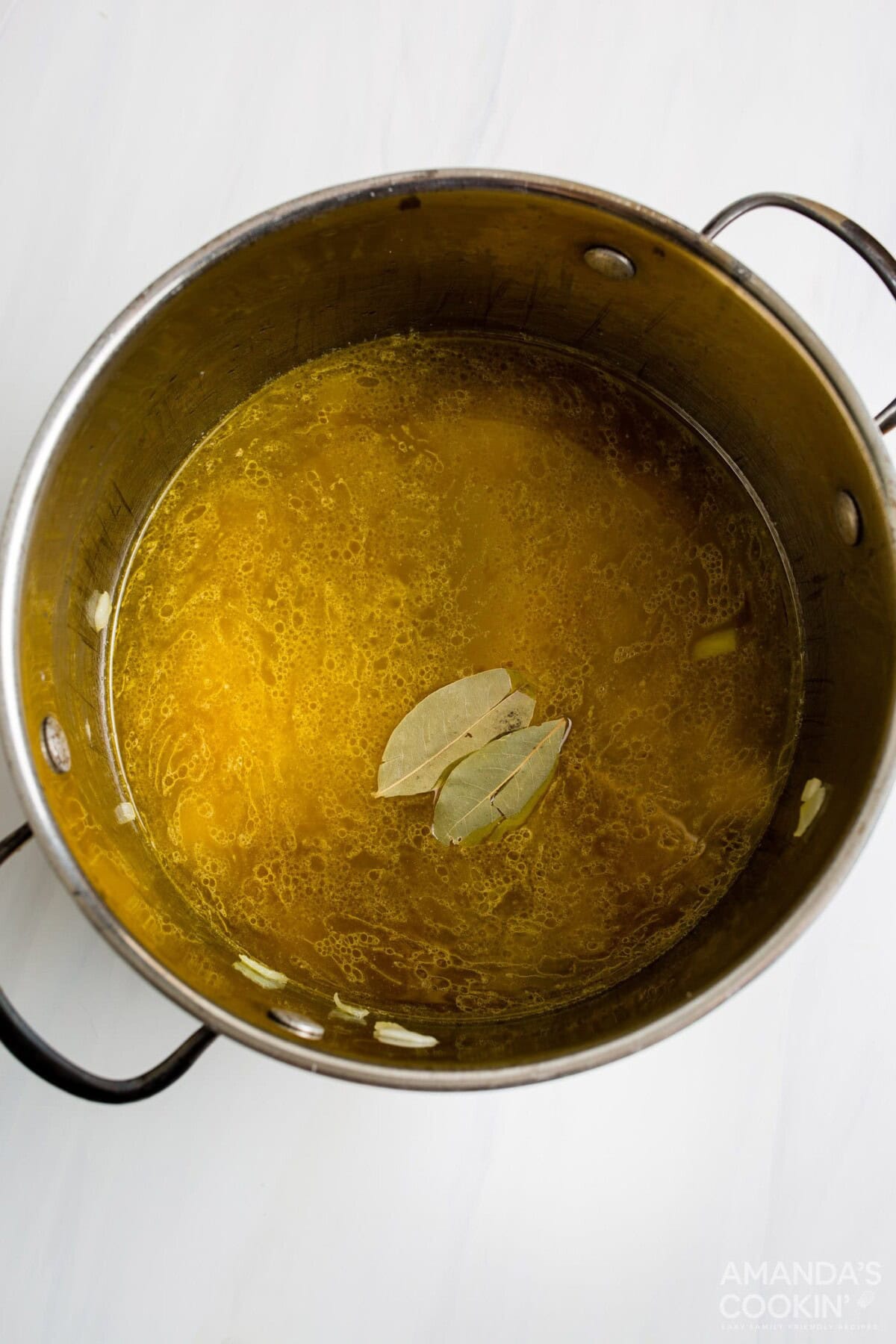bay leaves in broth