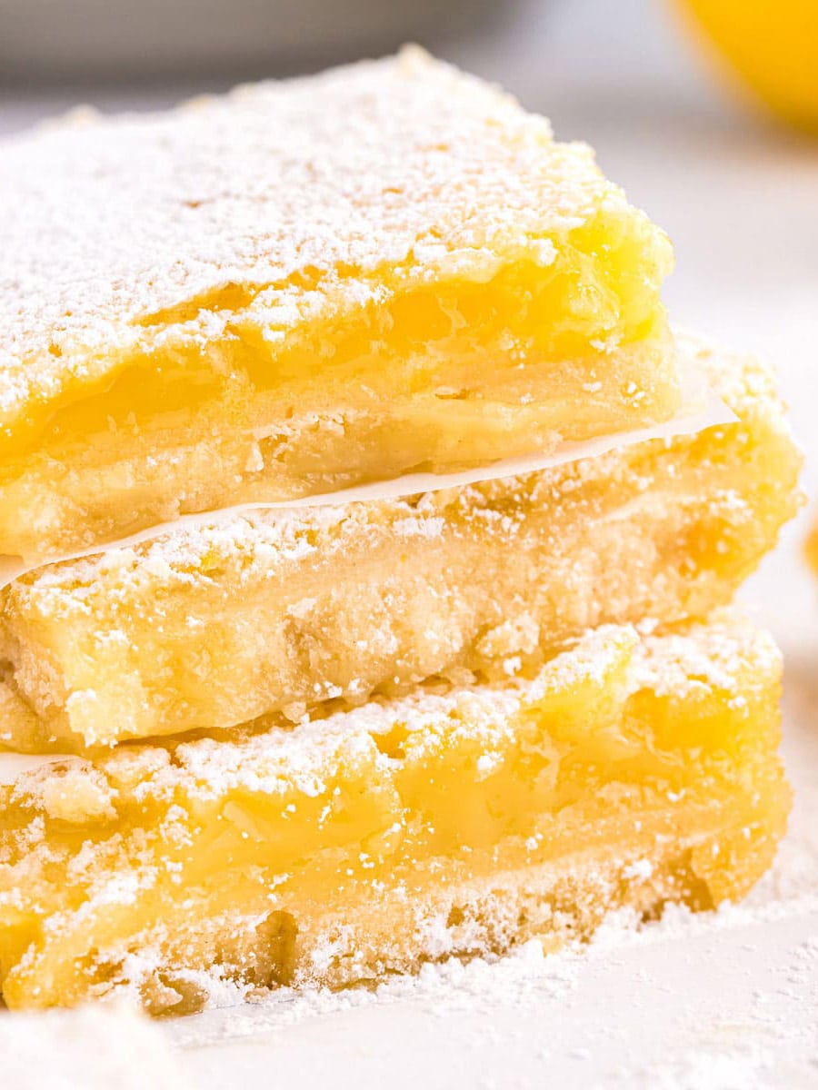 How to Make the Best Lemon Bars - Amanda's Cookin'