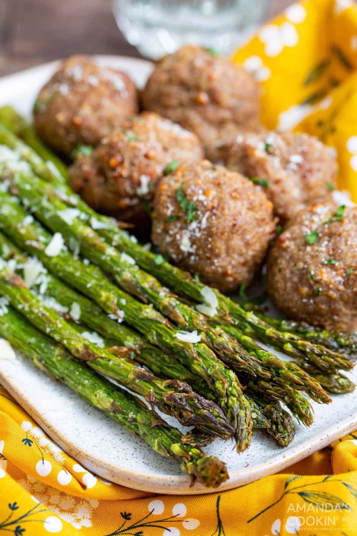 Air Fryer Asparagus with meatballs