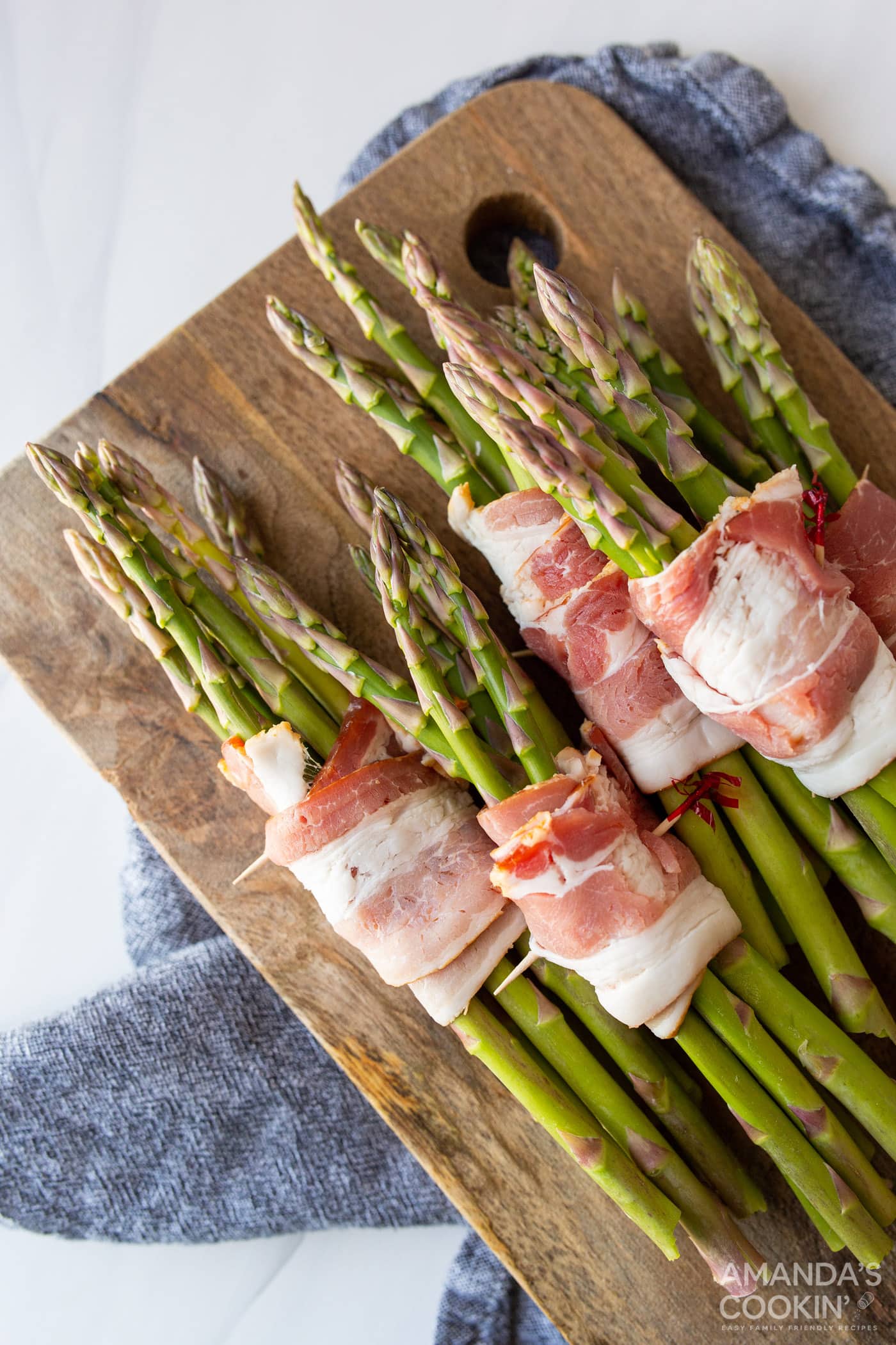asparagus bundles wrapped in bacon