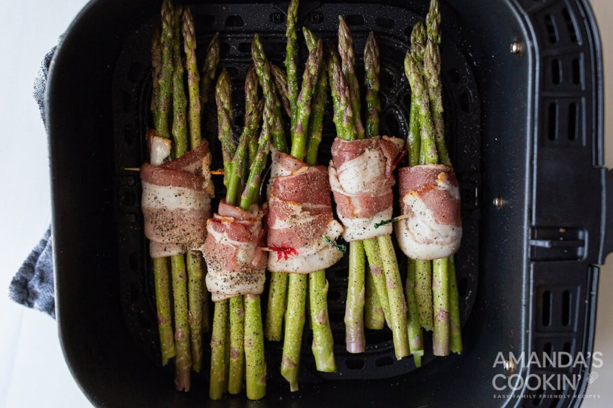 bacon wrapped asparagus in air fryer basket