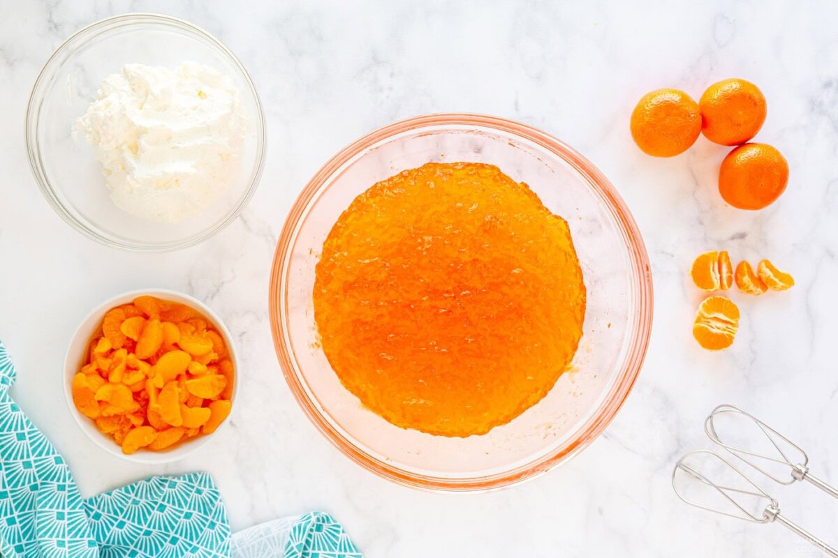 jello mixture in a bowl