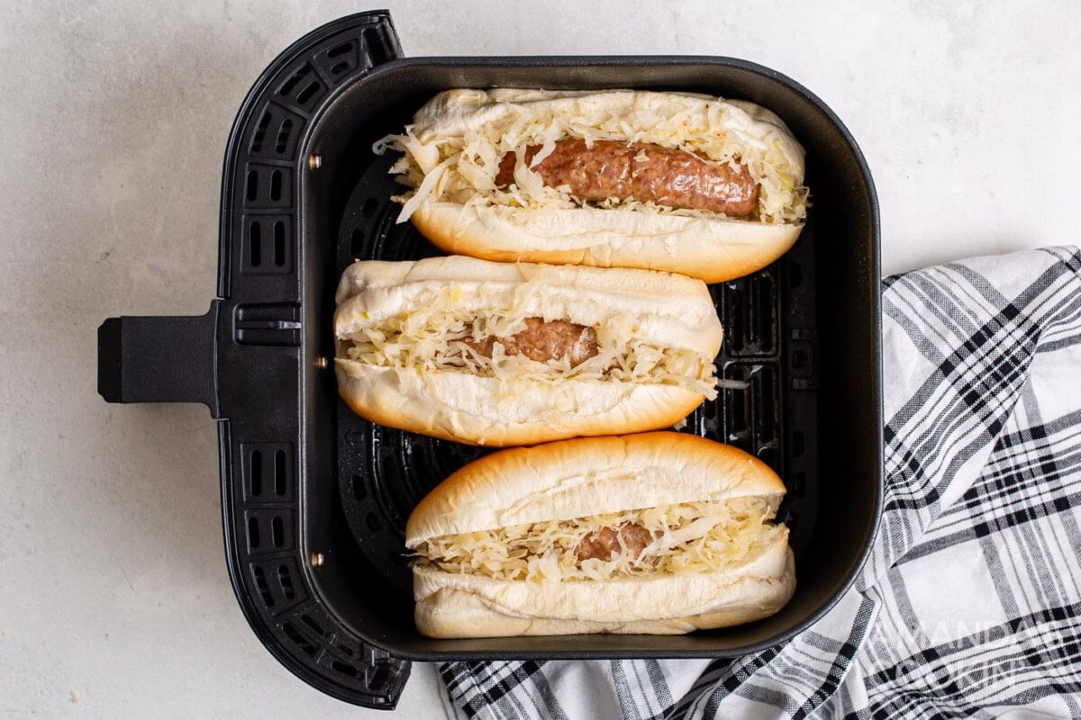 sauerkrat and on bratwurst with buns