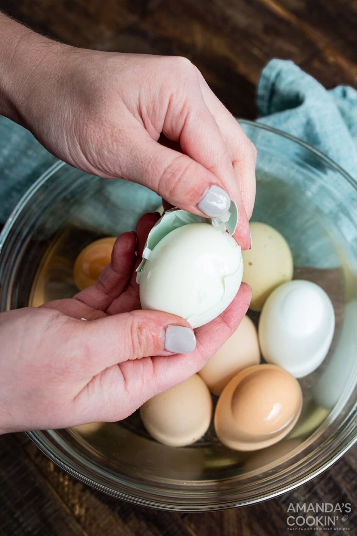 peeling hard boiled egg