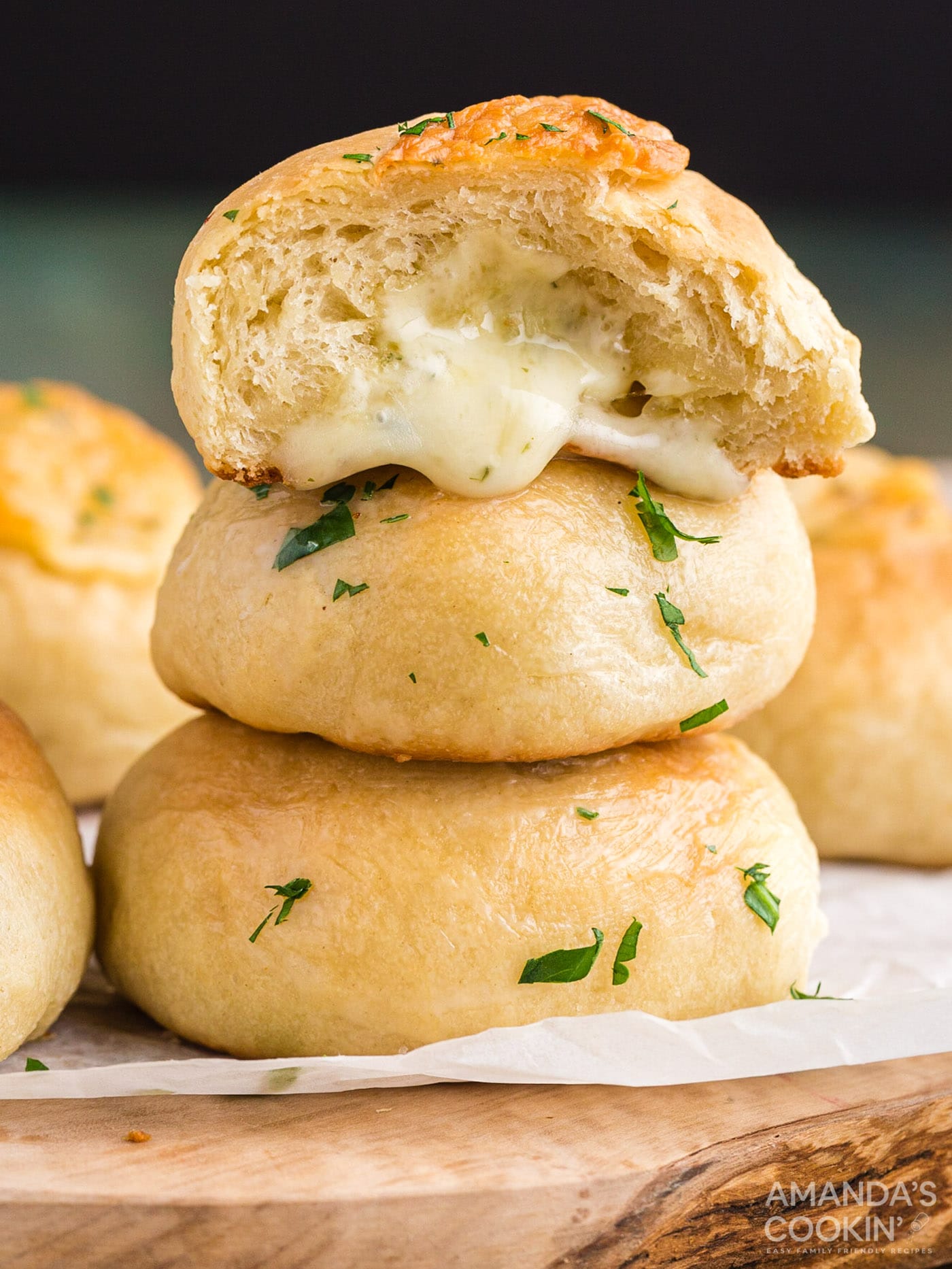 How to Make Garlic Cheese Rolls - Amanda's Cookin'