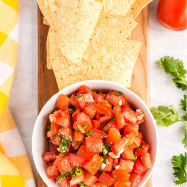 salsa fresca with chips