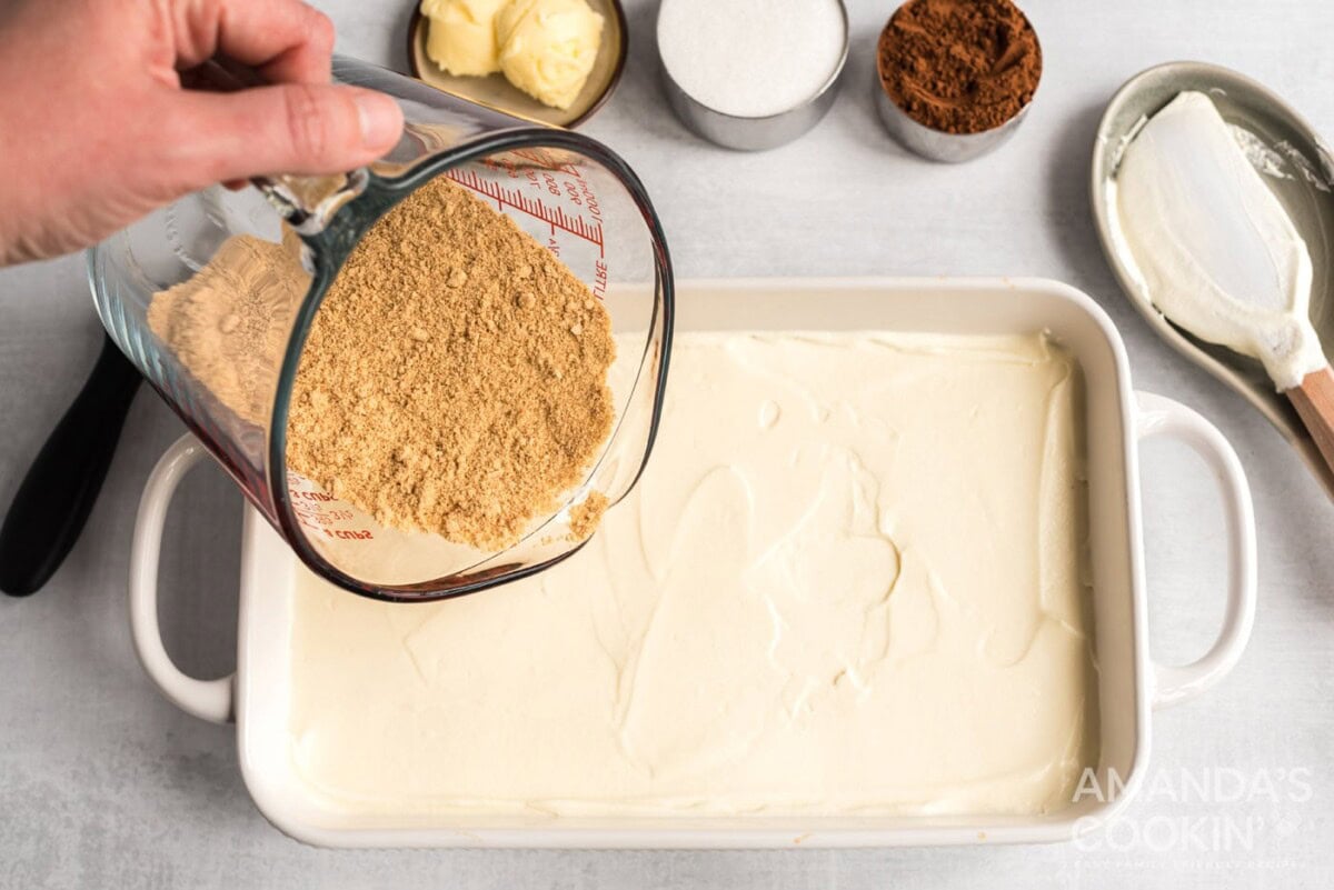 second layer of graham crackers on top of pudding