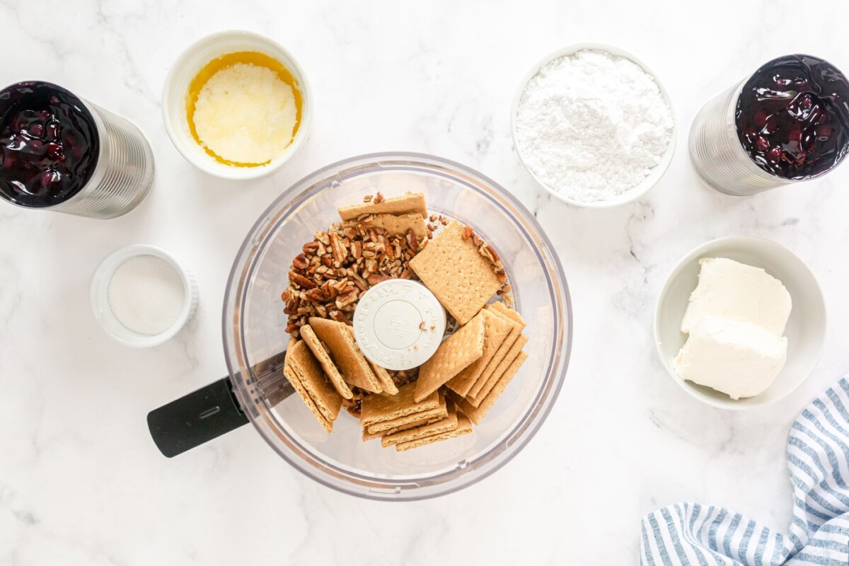 graham crackers in a food processor