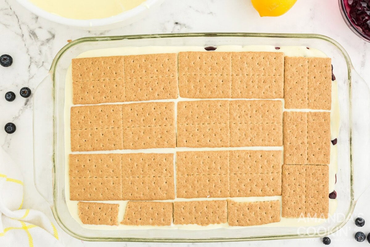 graham crackers on top of pudding mix