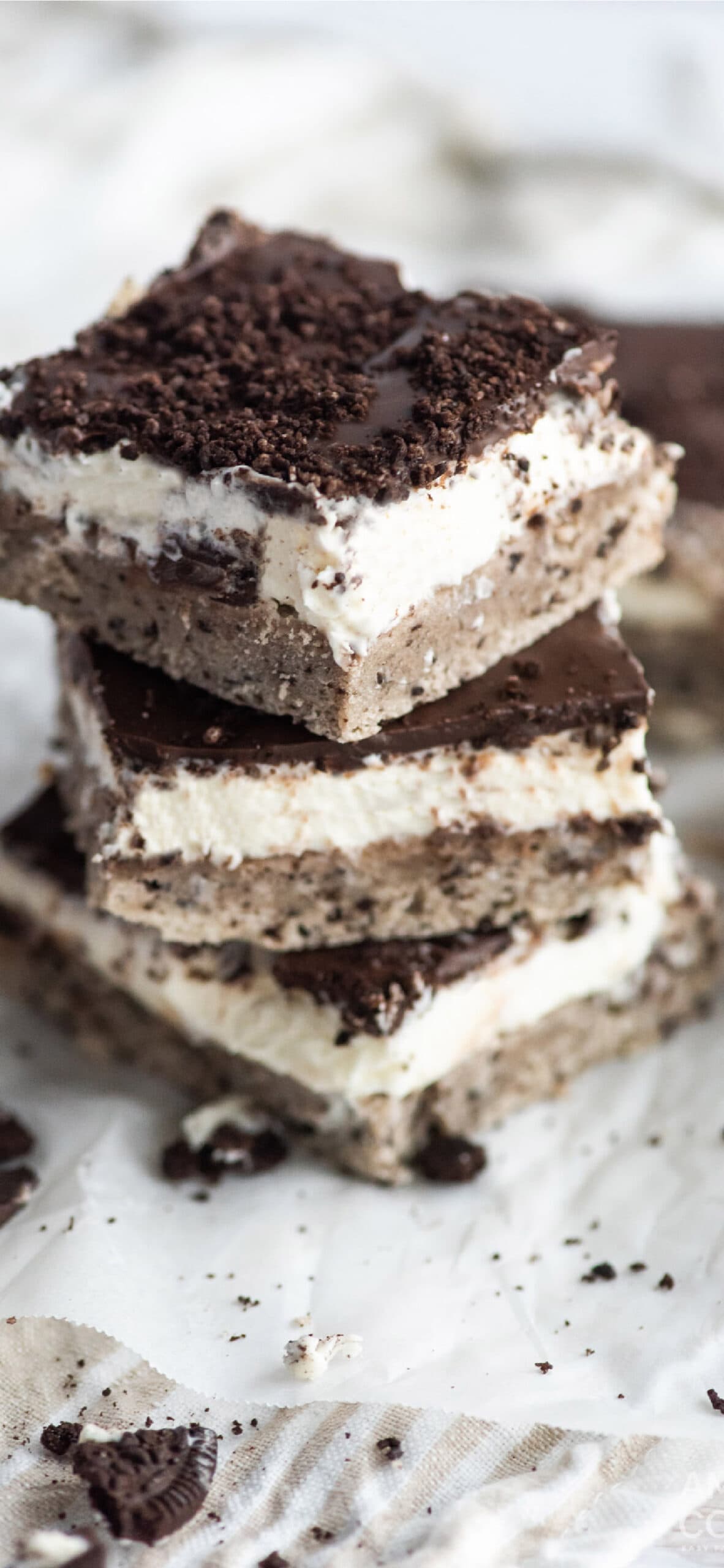 Oreo Cheesecake Bars - Amanda's Cookin' - One Pan Desserts