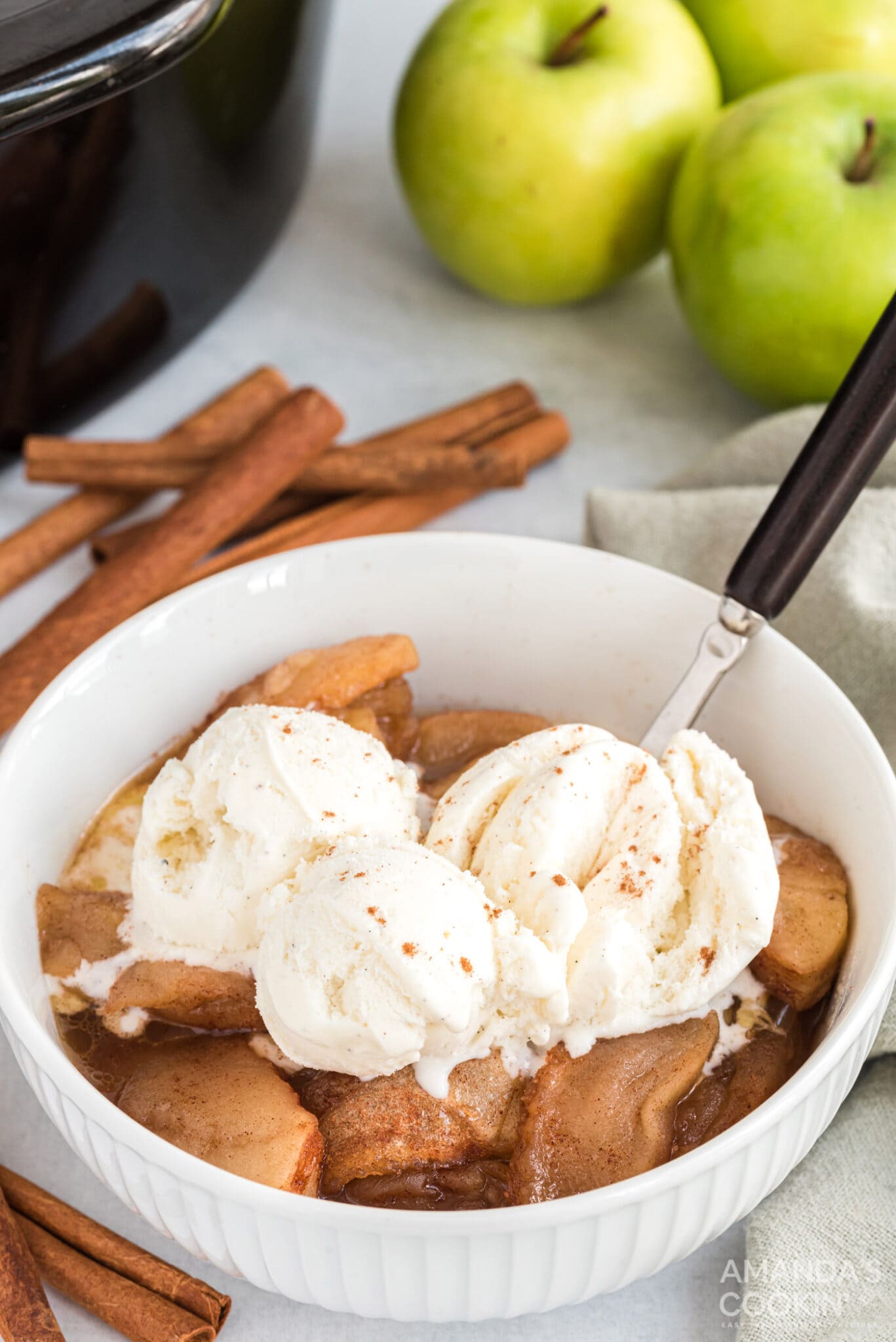 Crockpot Cinnamon Apples taste and smell just like fall!