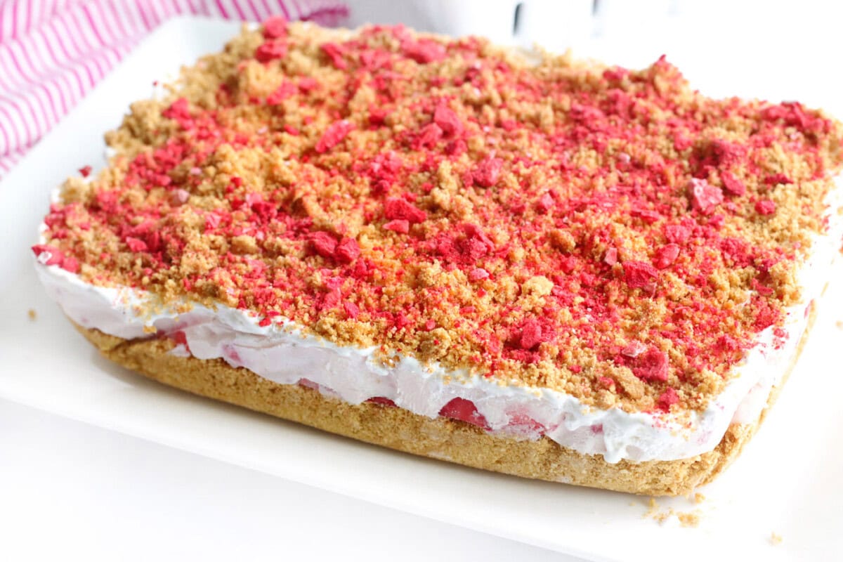 no bake strawberry cheesecake bars