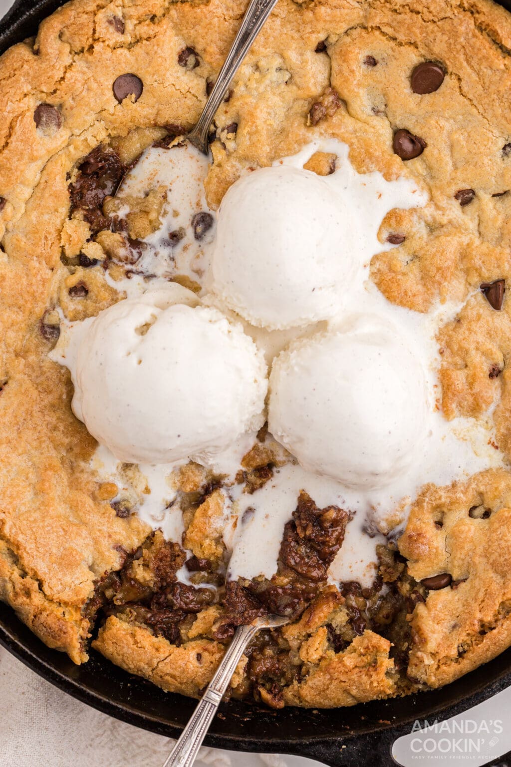 Skillet Chocolate Chip Cookie
