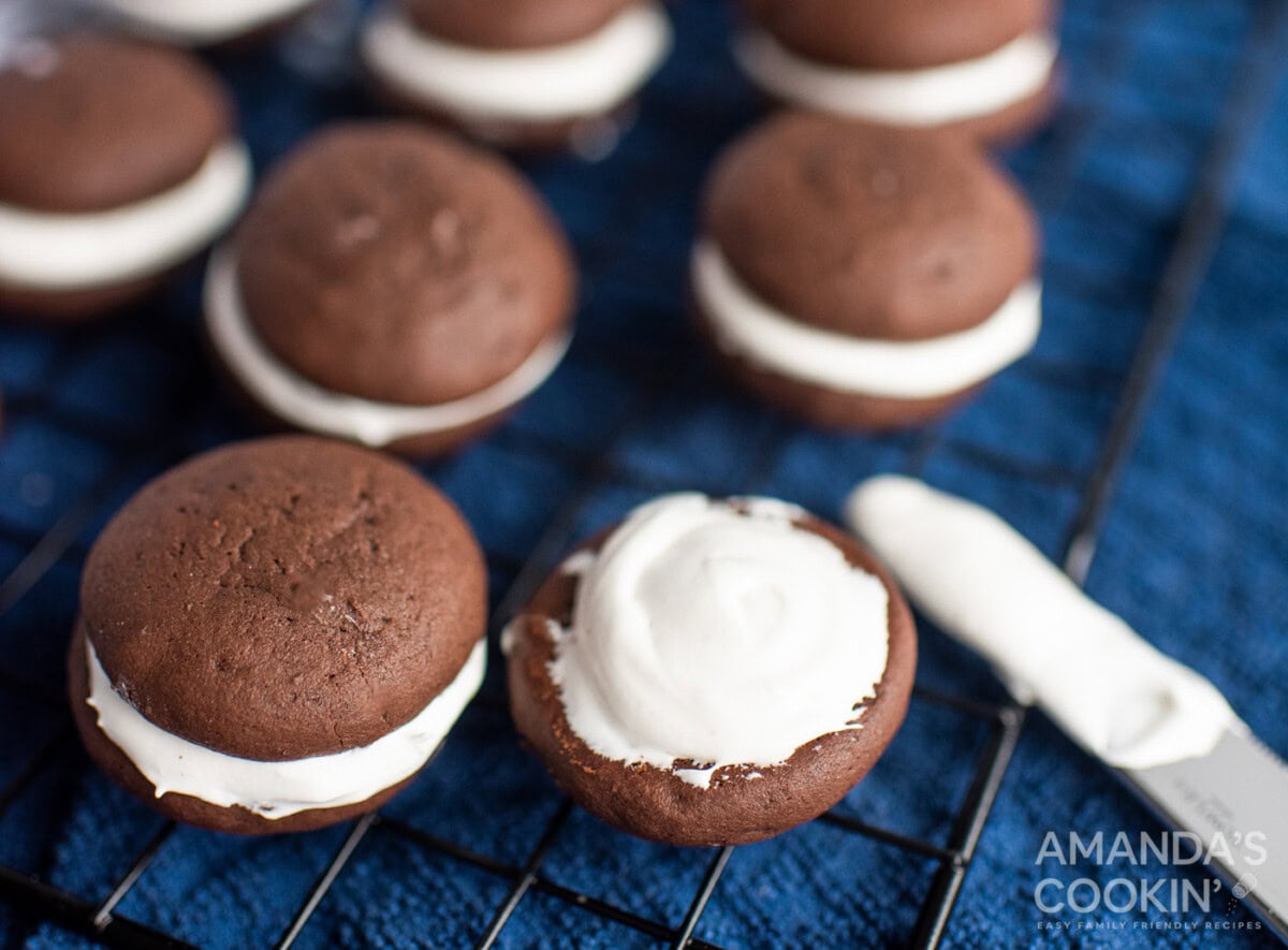 marshmallow cream chocolate whoopie pies