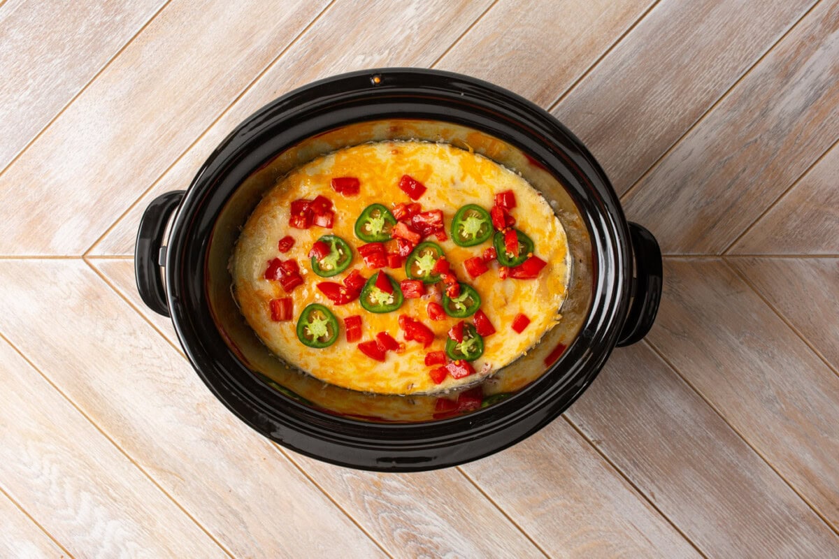 crockpot mexican chicken with diced tomatoes, jalapenos, and cilantro