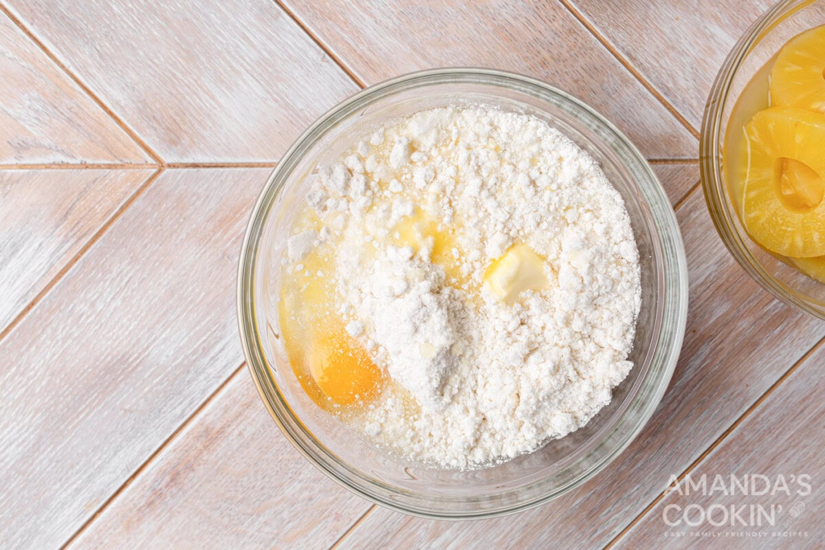 cake mix with egg and pineapple juice