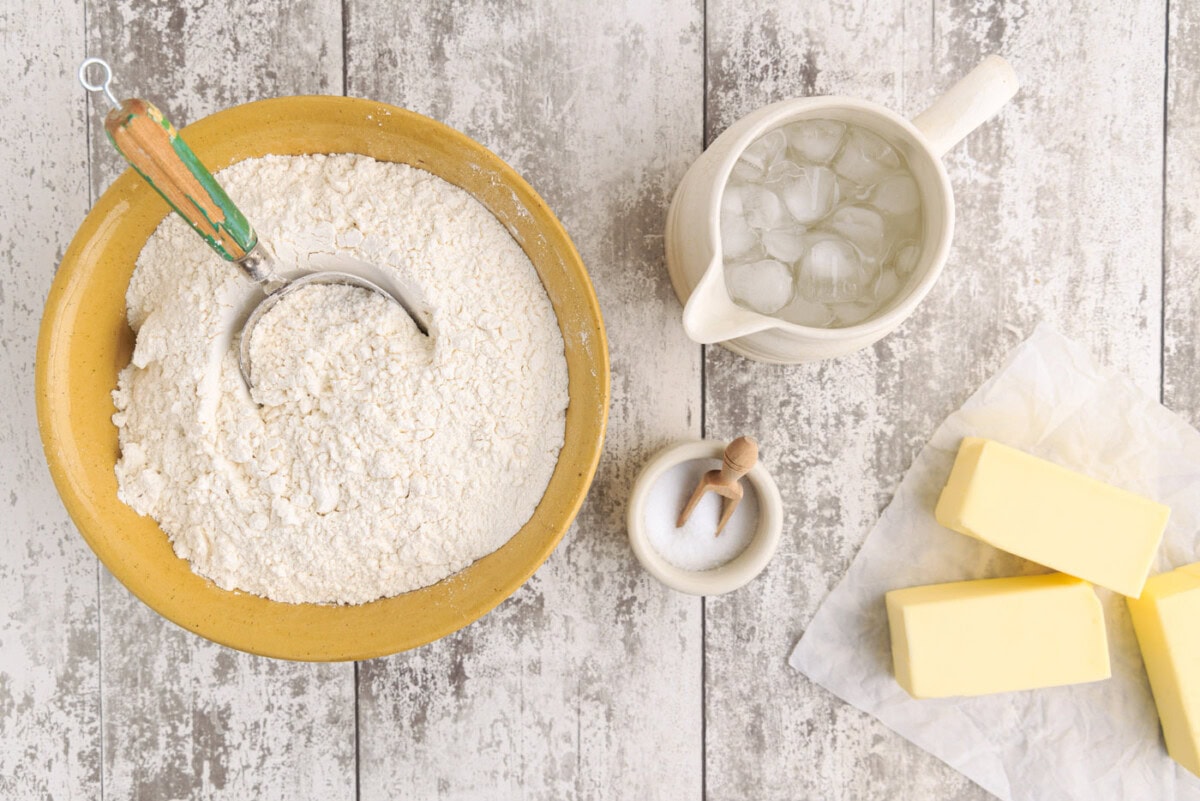 ingredients for making pie crust