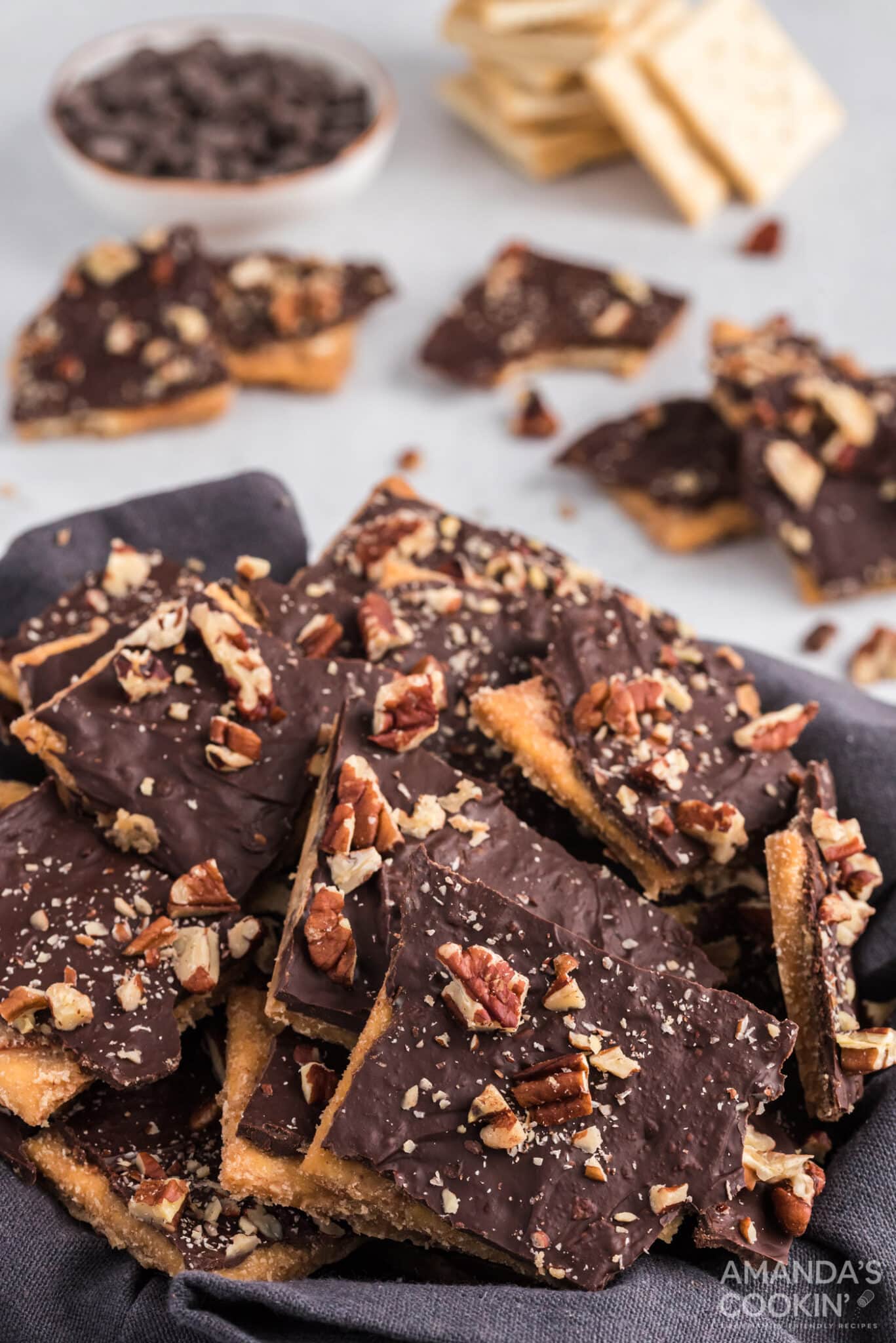 Saltine Toffee: easy toffee candy recipe from crackers