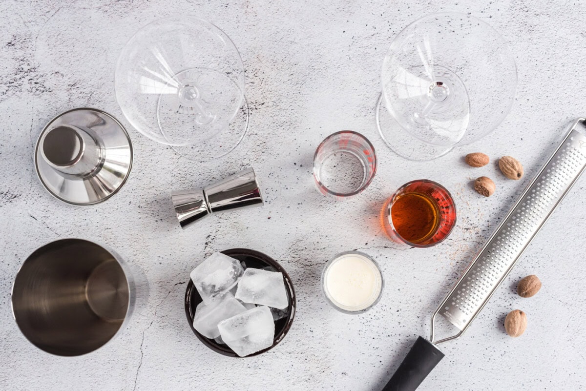 ingredients for Brandy Alexander