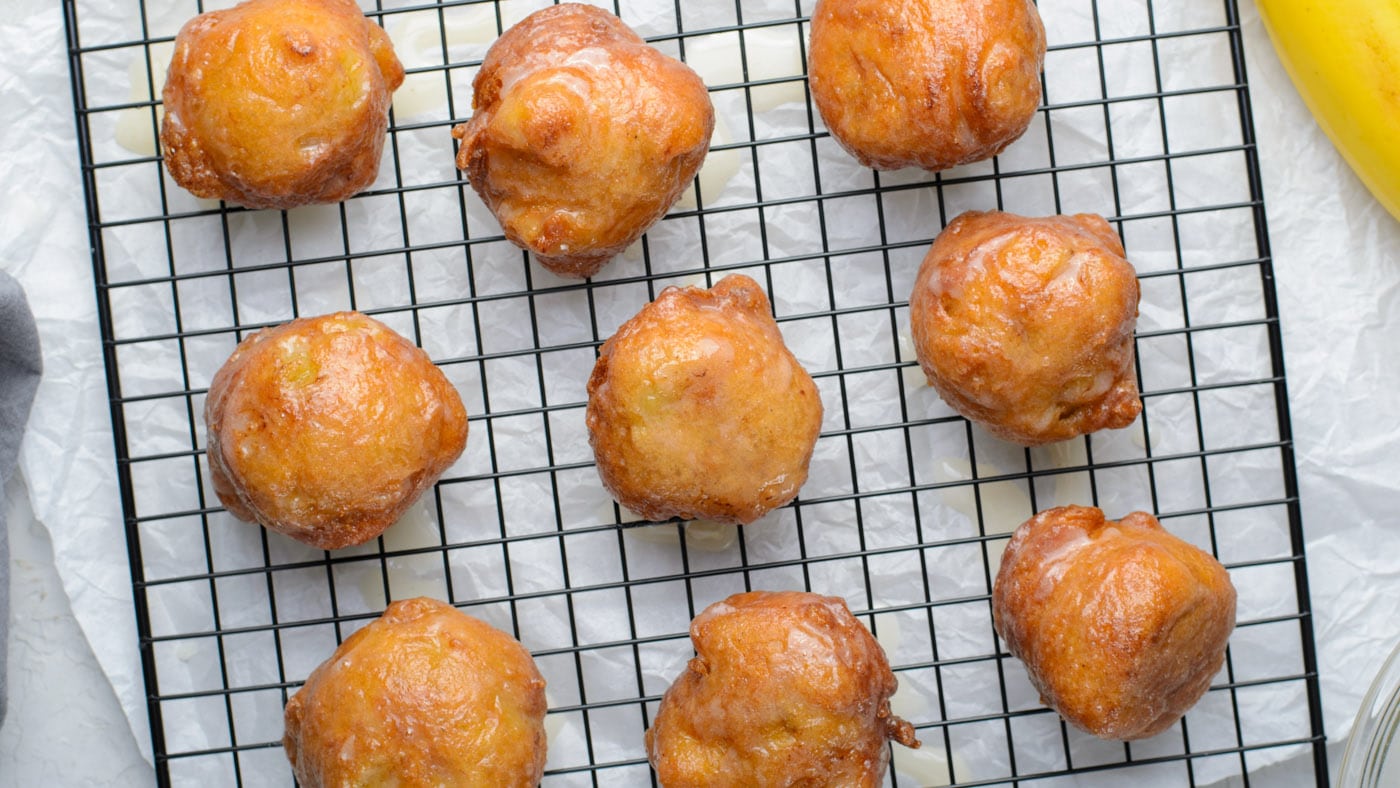 These fluffy little banana bites are addicting. Once you sink your teeth into a soft cake-like banan