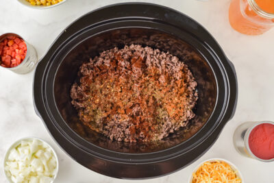 Crockpot Ground Beef Casserole - Amanda's Cookin' - Slow Cooker