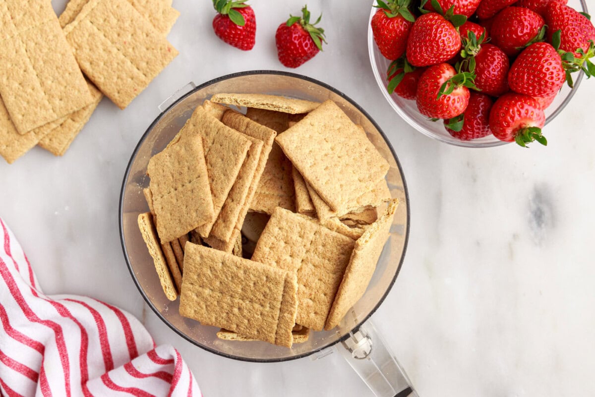 graham crackers in a food processor