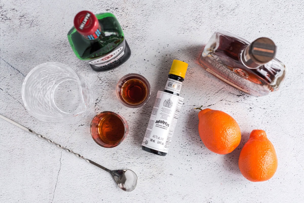 ingredients to make a Manhattan Cocktail