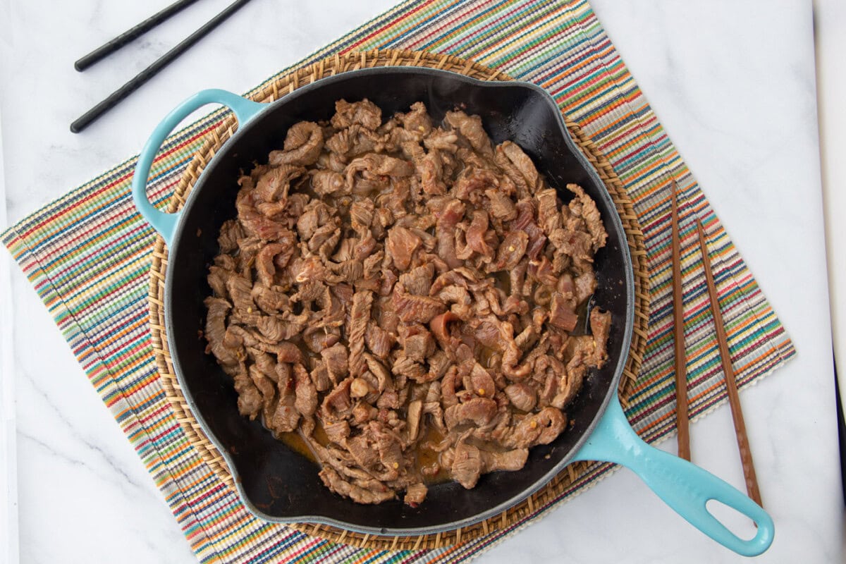 stir frying sirloin steak