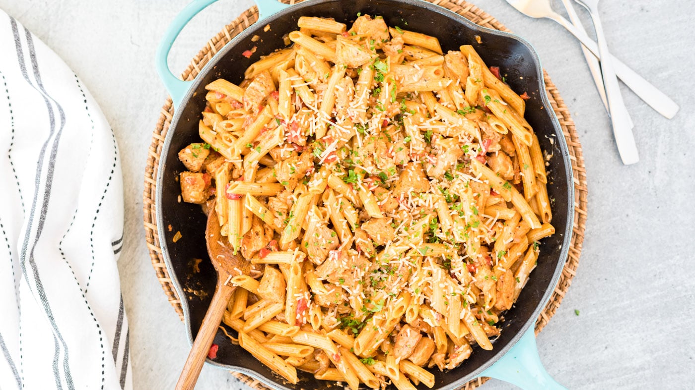 A homemade blend of cajun seasoning packs incredible flavor into this cajun chicken pasta dish, and 