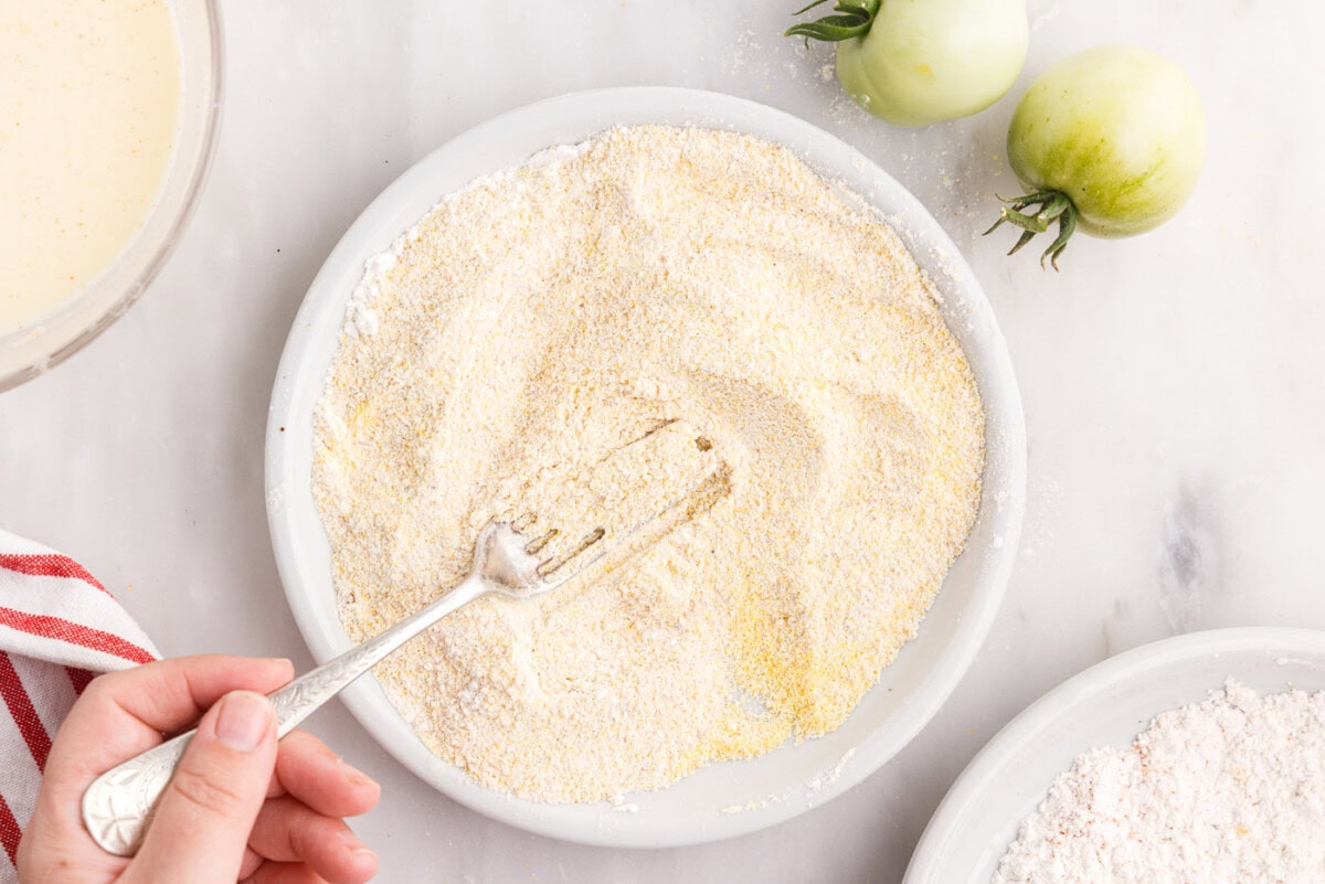 breadcrumb and cornmeal mix for fried green tomatoes