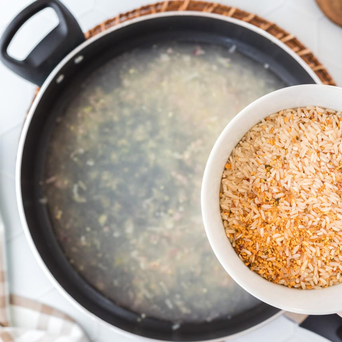 saffron rice over water, garlic, clam juice, and shallots