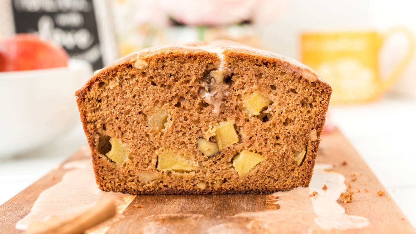 This apple bread screams autumn with loads of chopped apples and warm spices like cinnamon, nutmeg, 