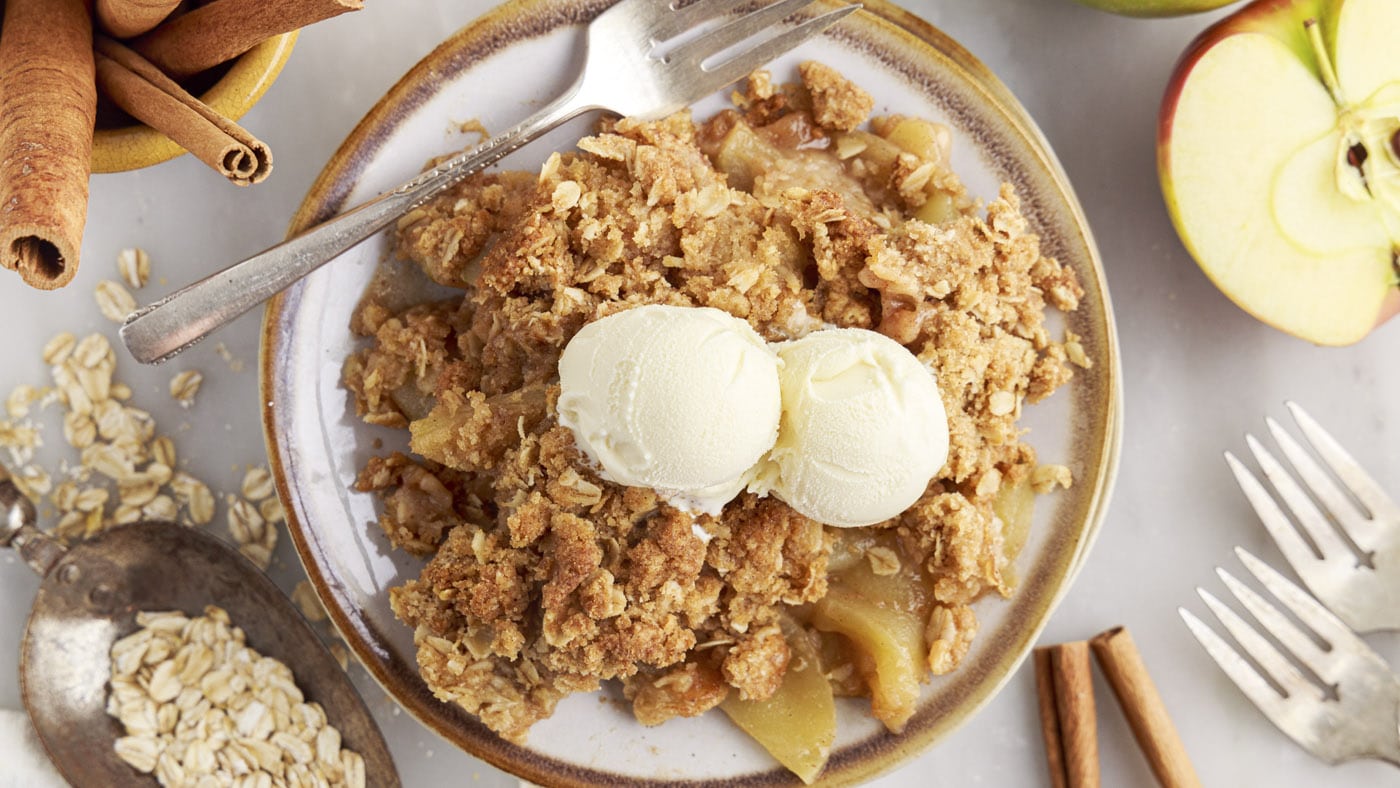 All the warm flavors of fall come together in this apple crumble with crisp grannysmith apples and a