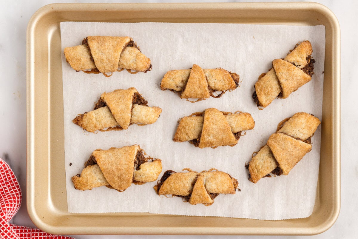 baked cinnamon raisin rugelach