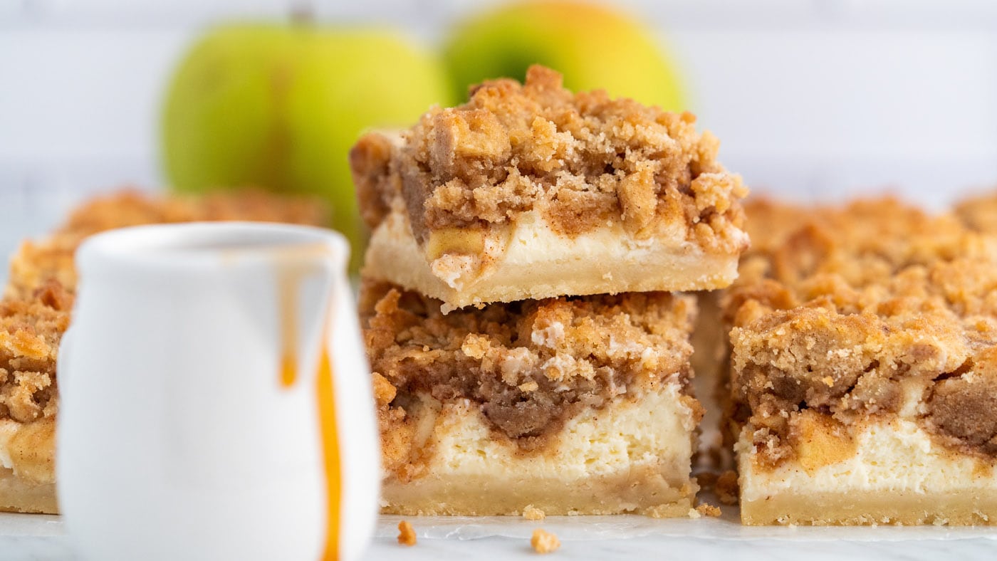 Caramel apple cheesecake bars are a great addition to your Thanksgiving or Friendsgiving dessert tab