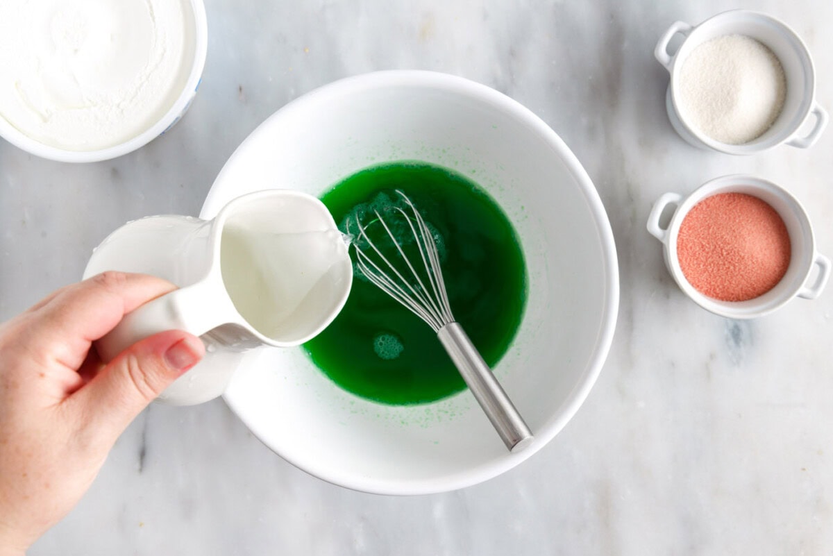 mixing jello powder with water