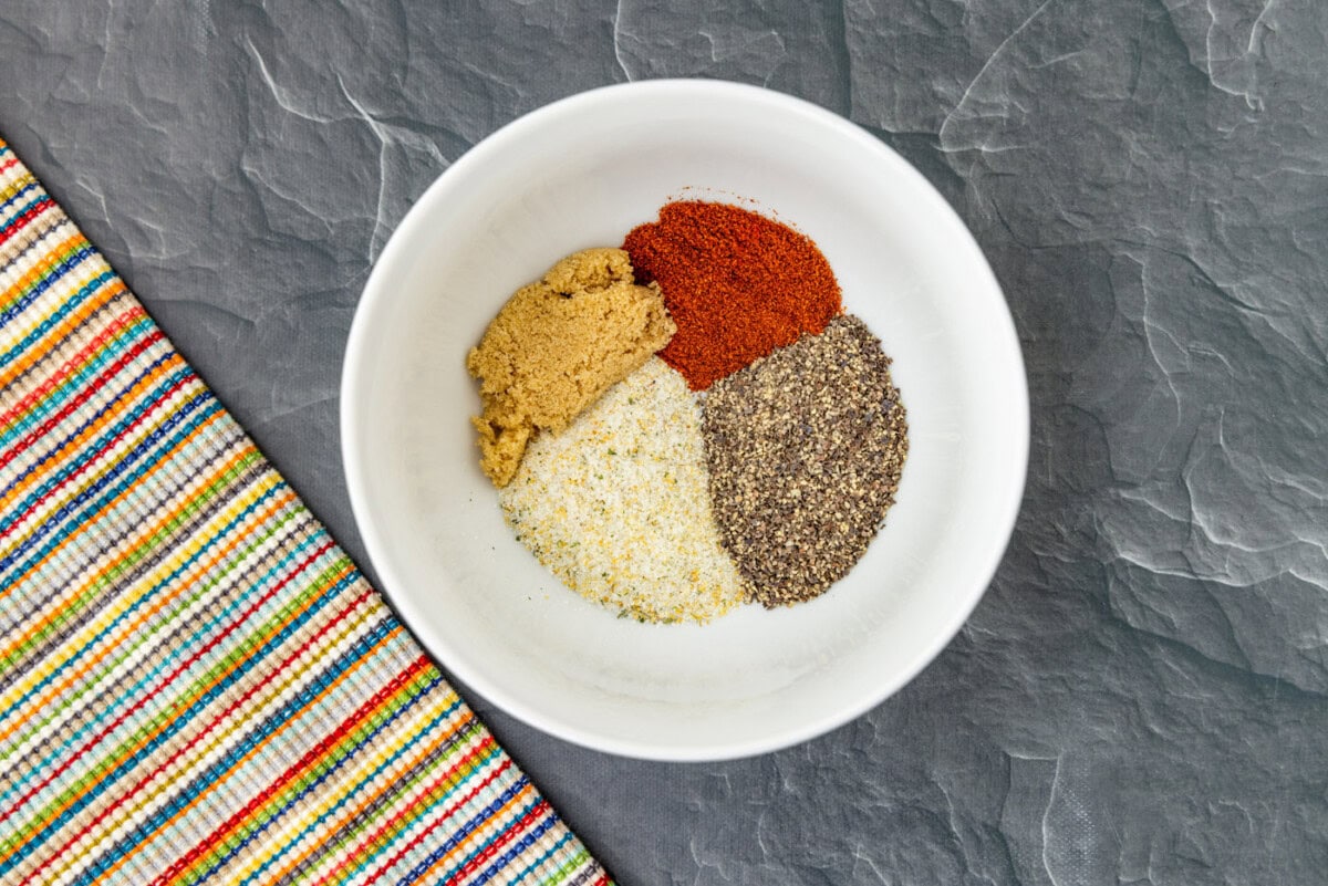 spice rub in a bowl
