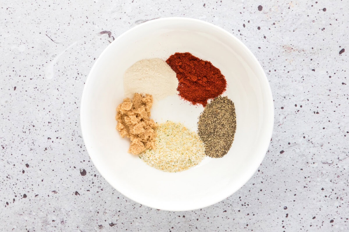 seasoning rub for chicken in a bowl