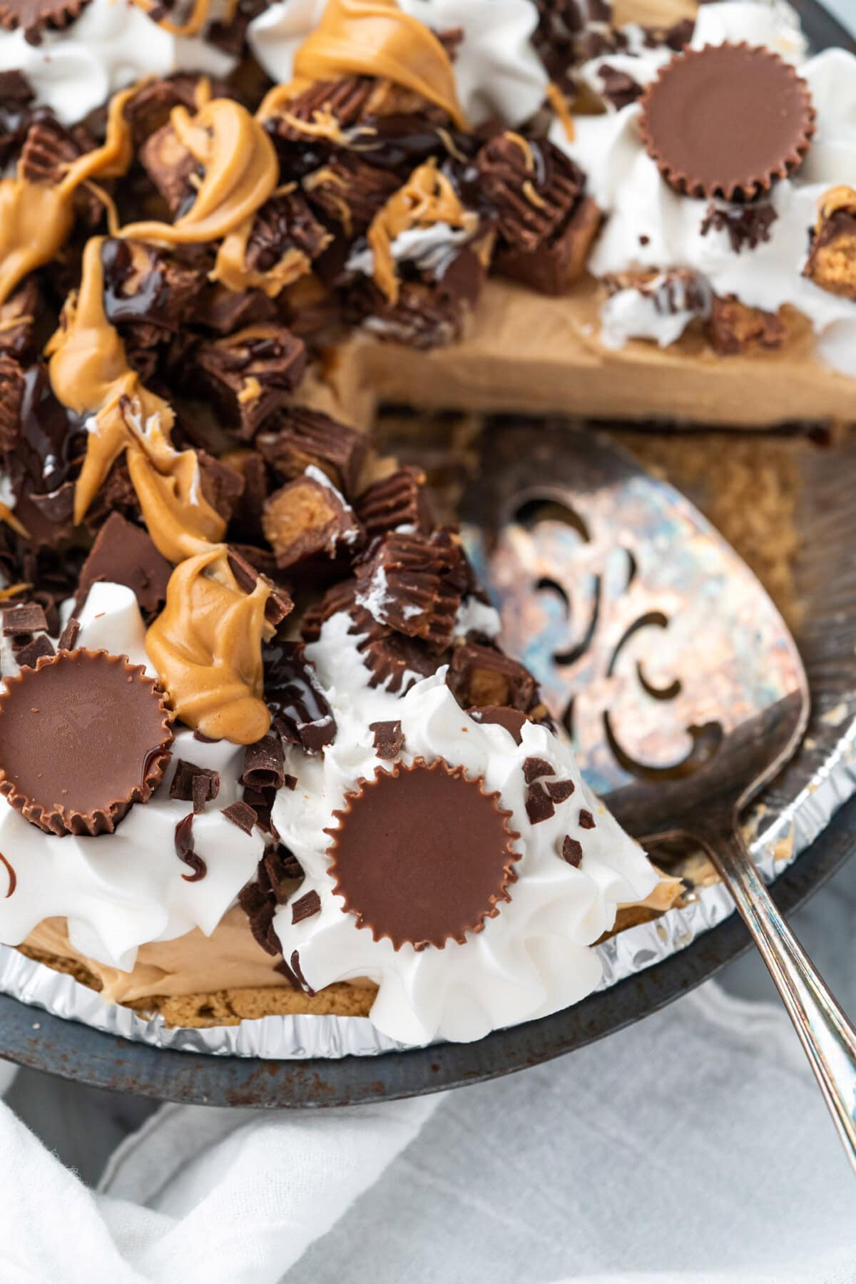spatula in a Reeses Pie