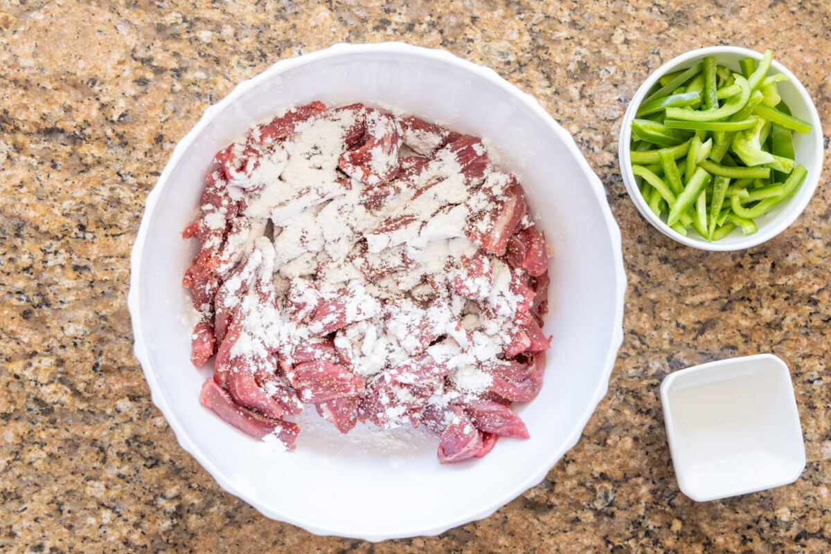 cornstarch over sliced lfank steak