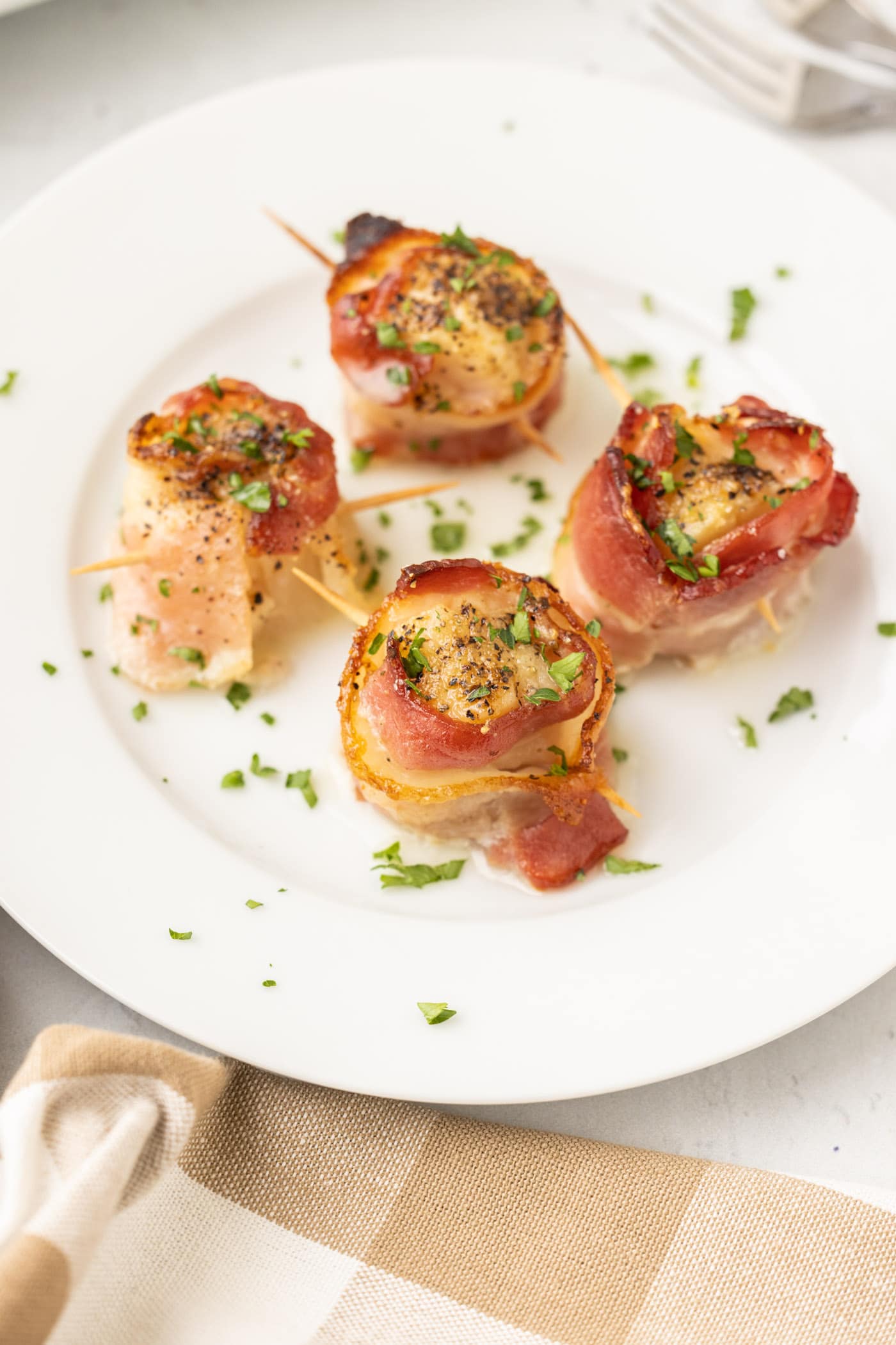 Bacon Wrapped Scallops - Amanda's Cookin' - Apps & Finger Foods